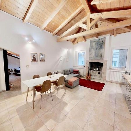 Lucy'S Home Триест Экстерьер фото